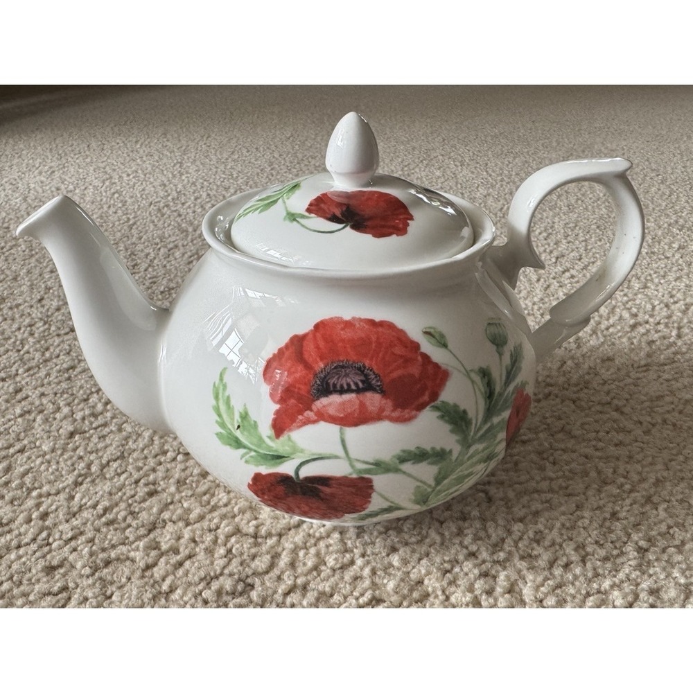 Whittard of Chelsea Amaranta Teapot Fine Bone China Red Poppy /‎ Pansy England